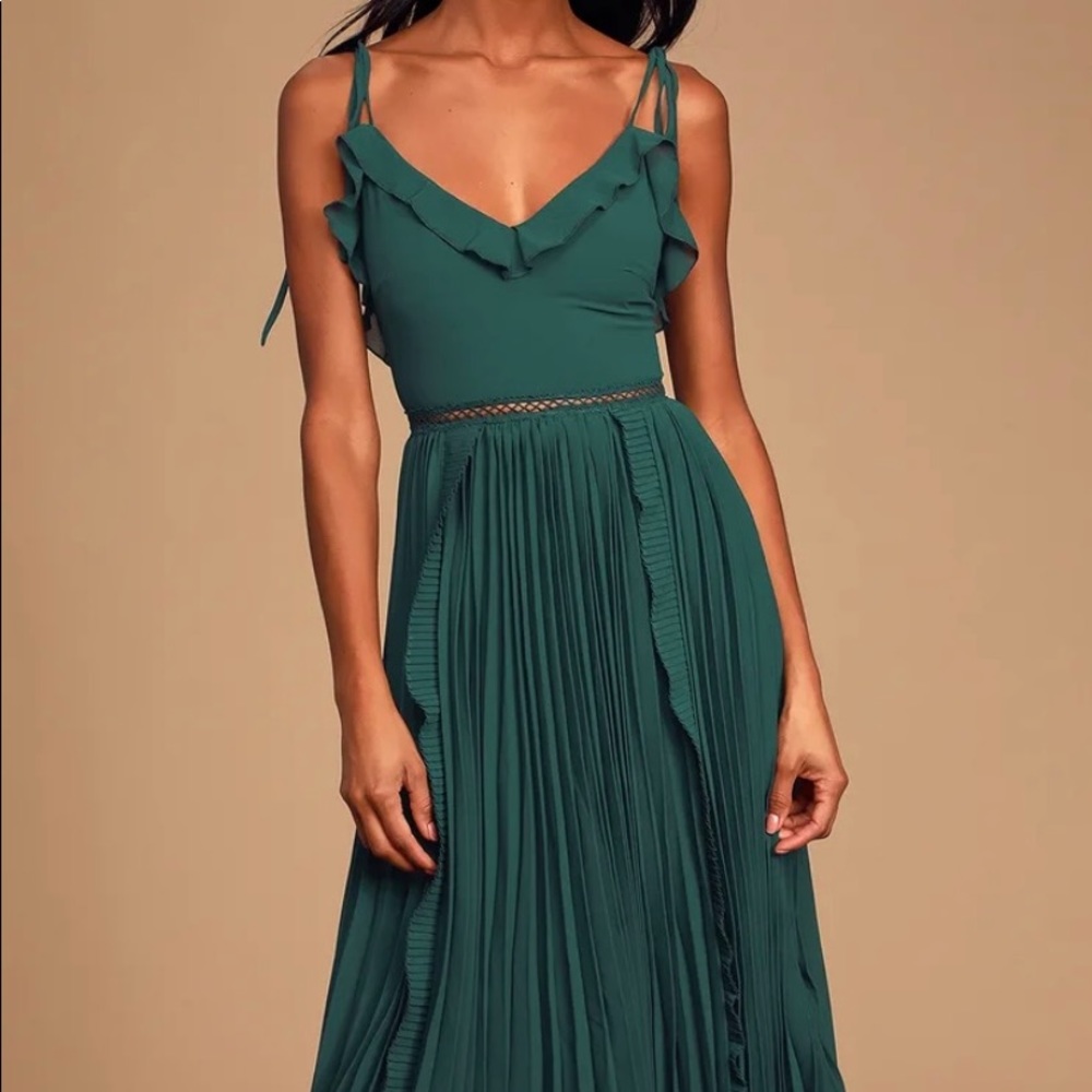 Emerald green midi dress from LuLu’s